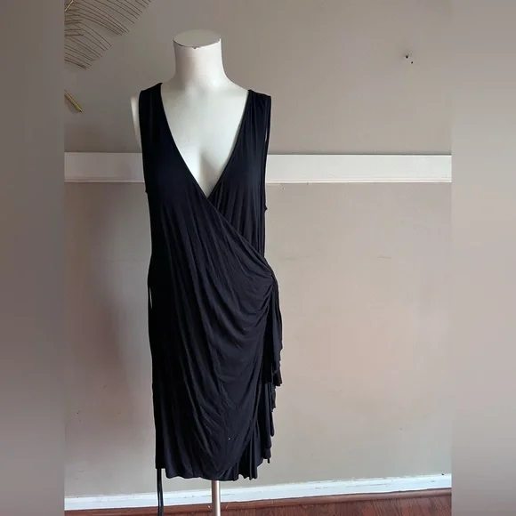 New York & Company Black Stretch Top Size Medium - Picture 2 of 6